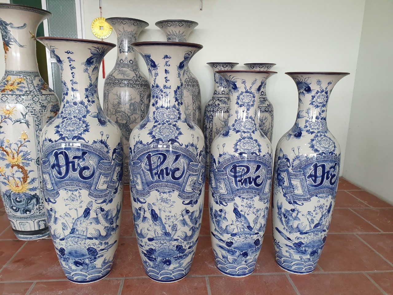 Lộc Bình Phúc Đức Men Lam Vẽ Tay - Ảnh 2