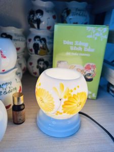 Đèn Xông Hoa Cỏ Dáng Tròn