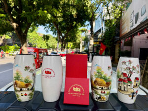 Lọ Dáng Bom Quà Tặng