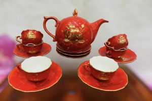 Bộ Ấm Chén Chóp Đỏ Thuận Buồm Xuôi Gió Chỉ Vàng