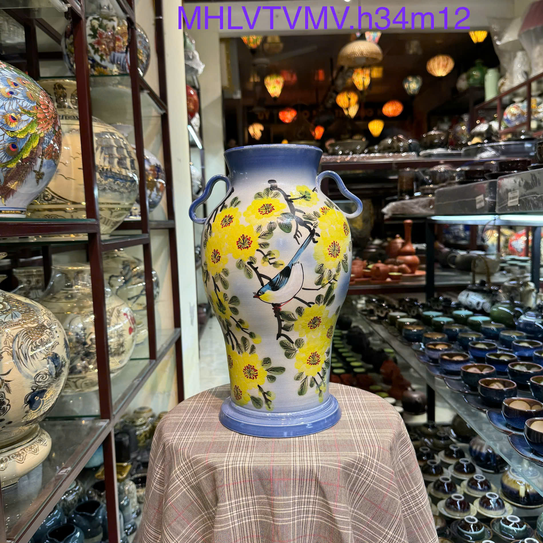 Bình vuốt vẽ chim hoa