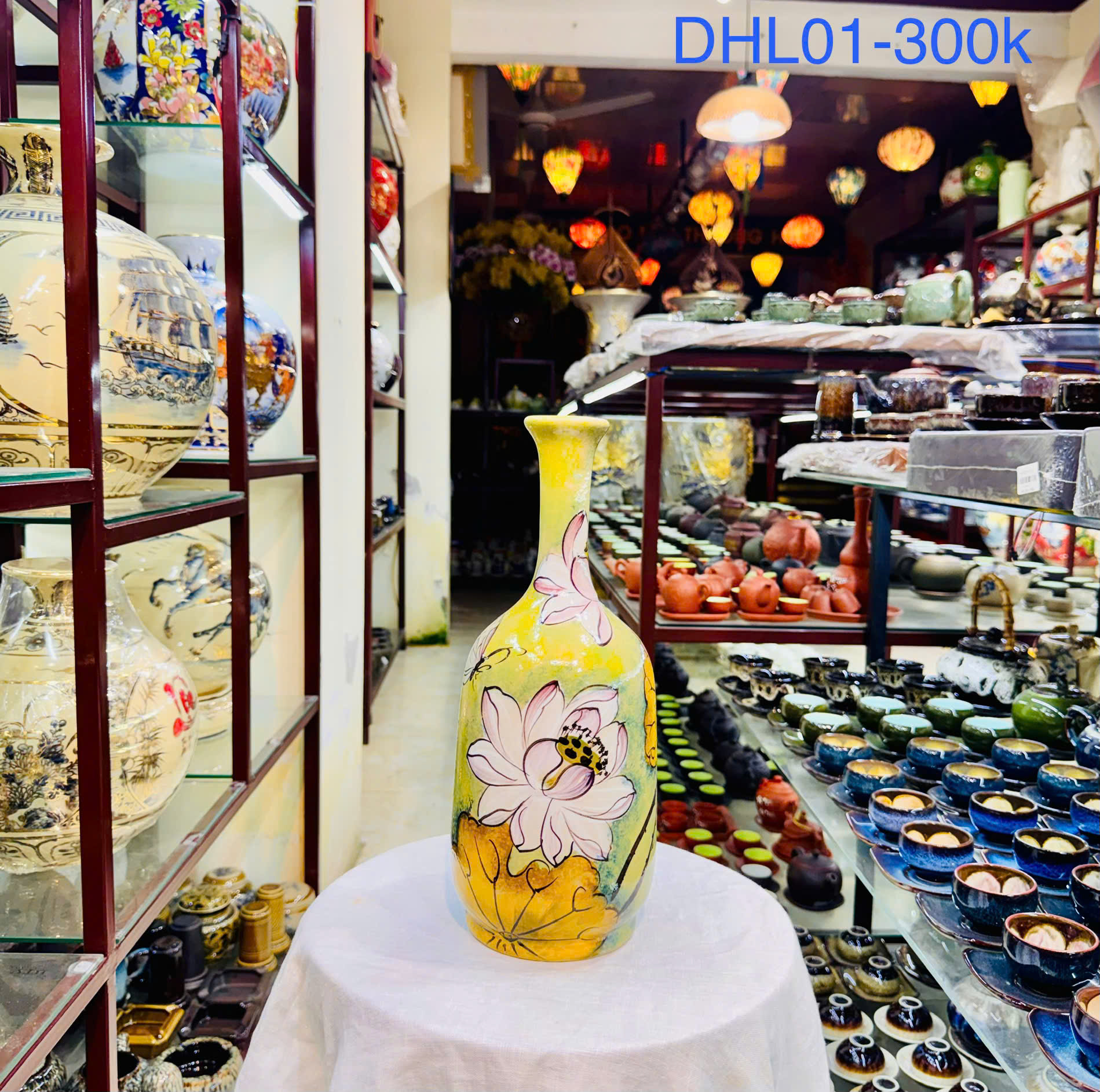 Bình vẽ sen - Ảnh 2