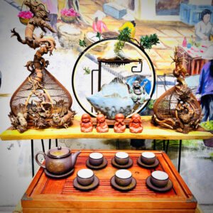 Bộ ấm chén trăng vàng
