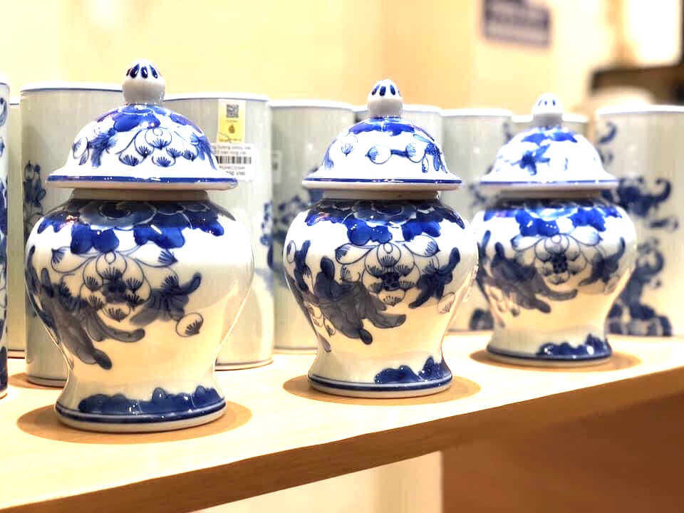 Chóe men rong vẽ tay