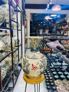 Bình củ tỏi vẽ vàng