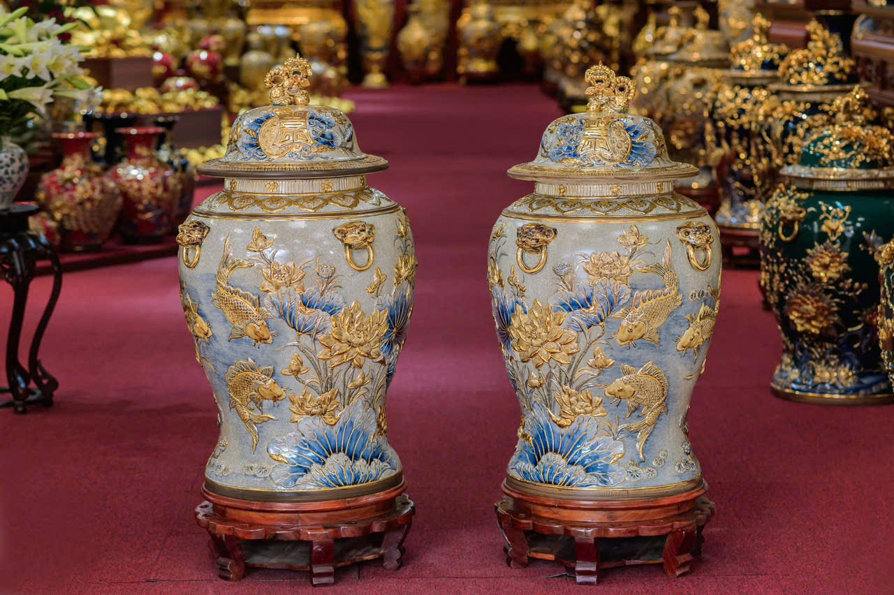 Choé bày Cửu ngư quần hội