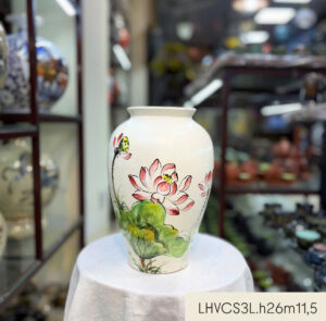 Lọ gốm vẽ sen