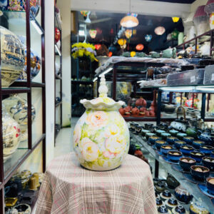 Lọ vuốt tay vẽ hoa