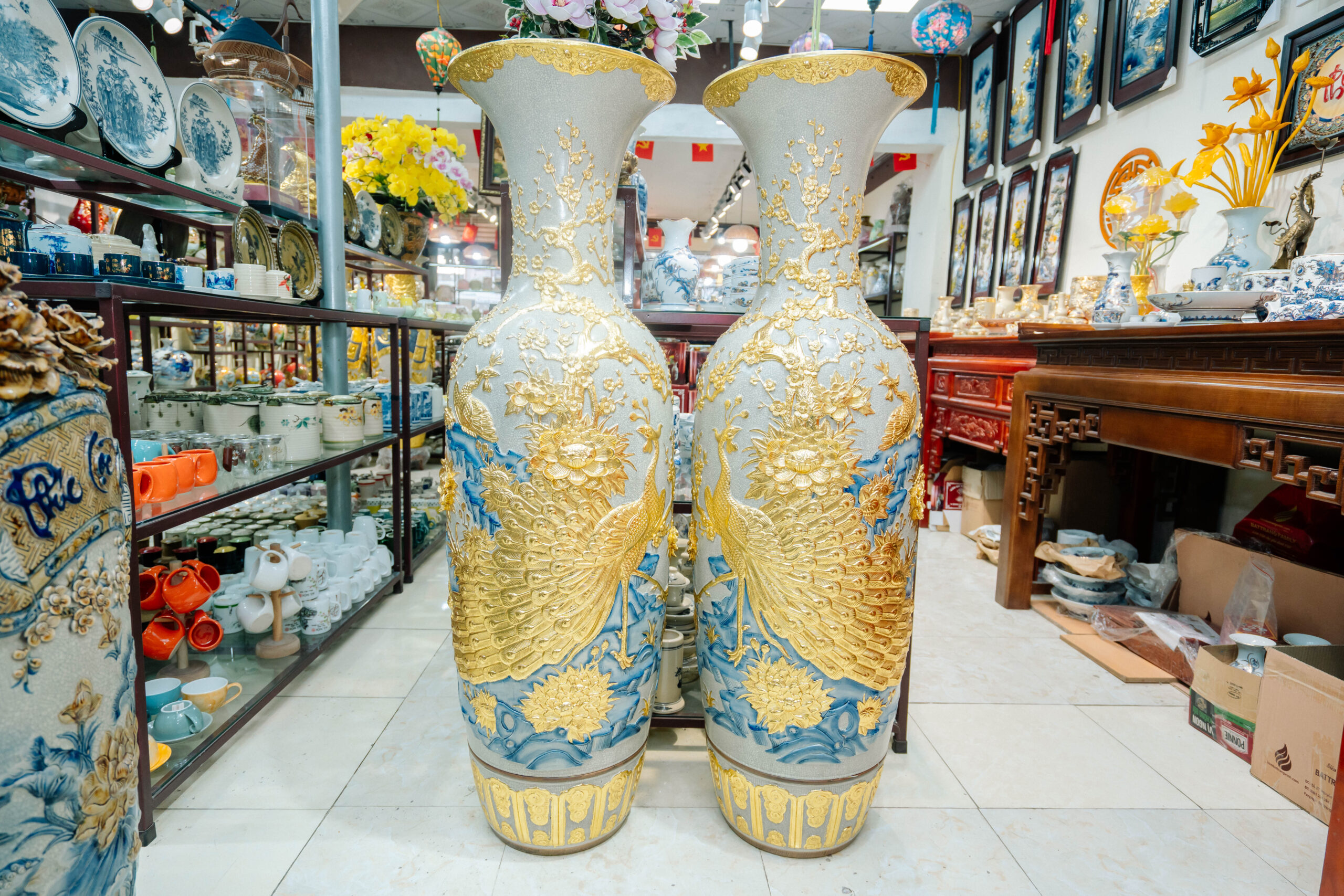 Lộc bình Công đào dát vàng